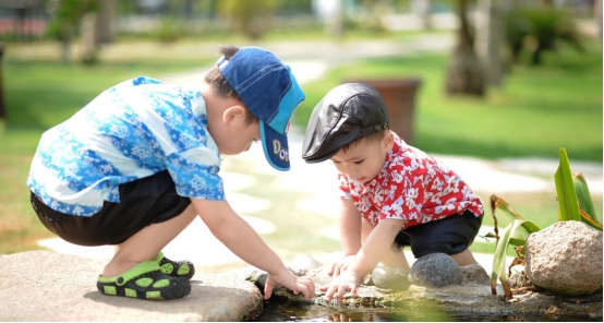生活中有哪些“感覺統(tǒng)合訓(xùn)練設(shè)備”適合幼兒的觸覺感官游戲？